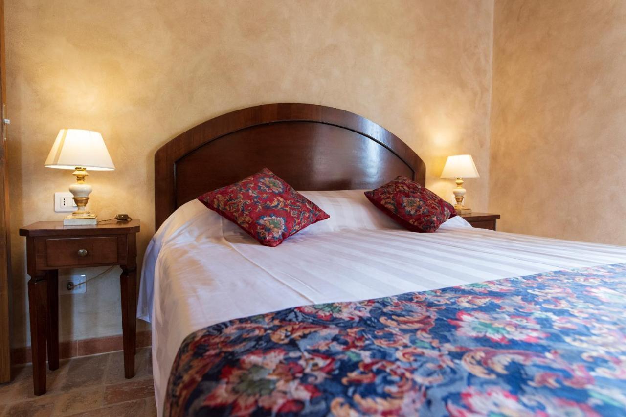 Locanda Di Montegiove Фано Екстер'єр фото