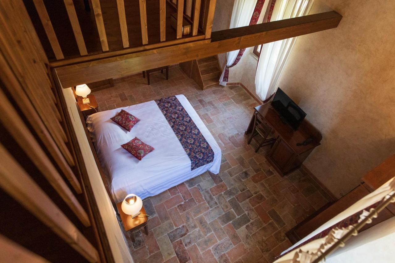 Locanda Di Montegiove Фано Екстер'єр фото