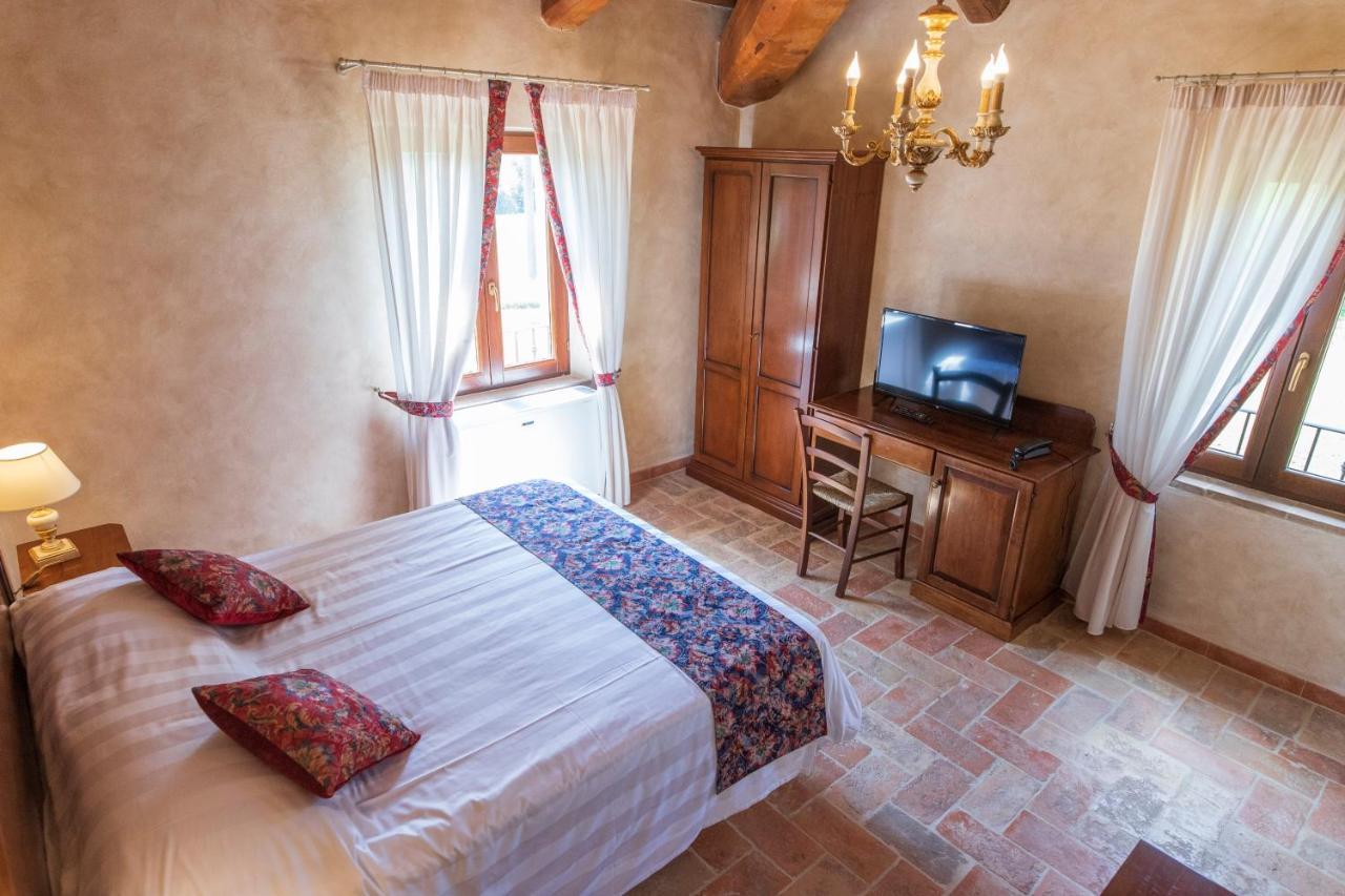 Locanda Di Montegiove Фано Екстер'єр фото
