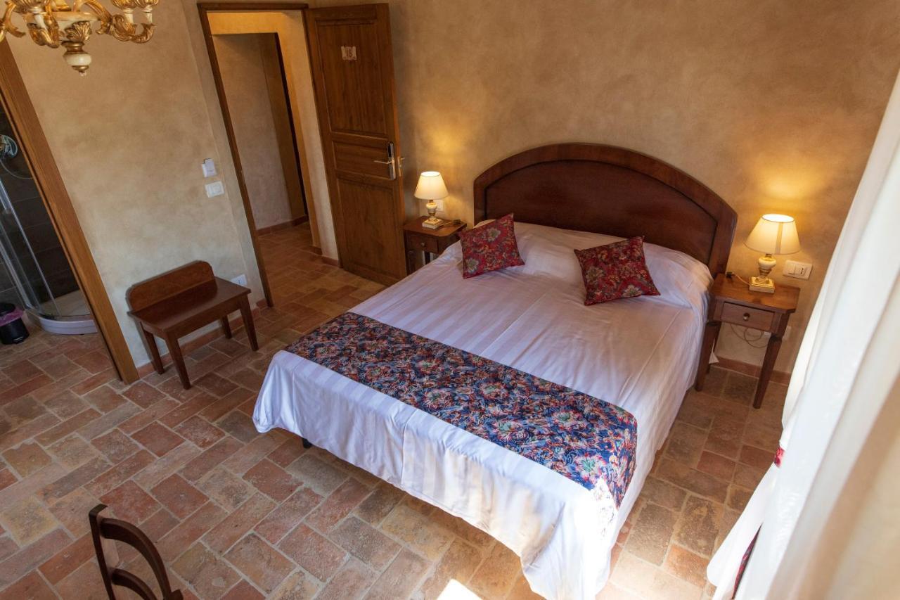 Locanda Di Montegiove Фано Екстер'єр фото